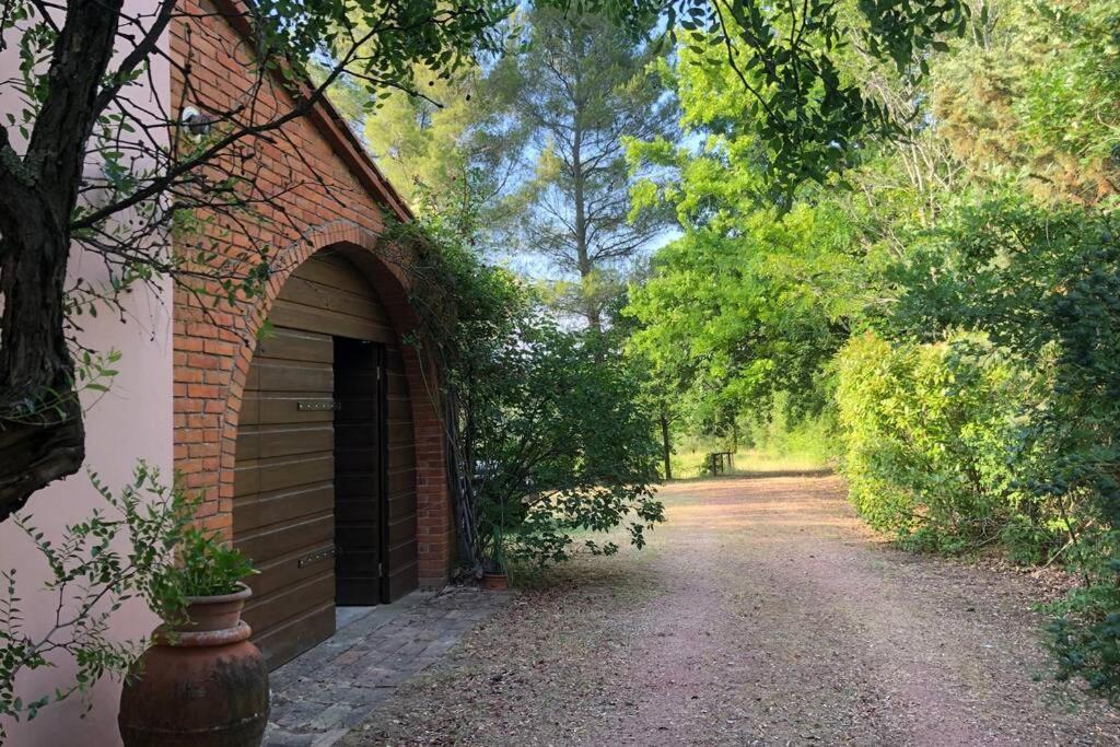 La Casa Nel Bosco Villa Lari Eksteriør billede