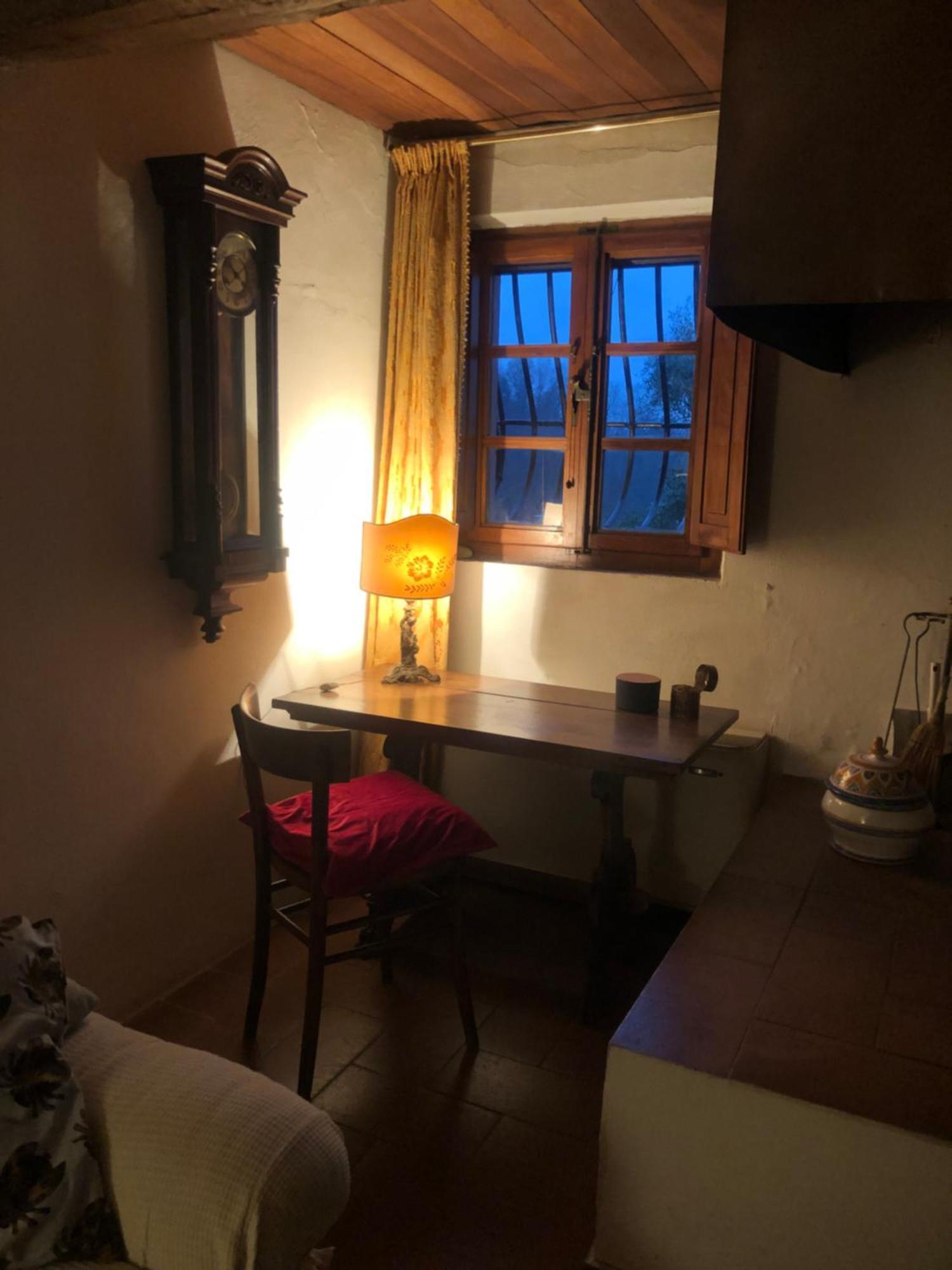 La Casa Nel Bosco Villa Lari Eksteriør billede